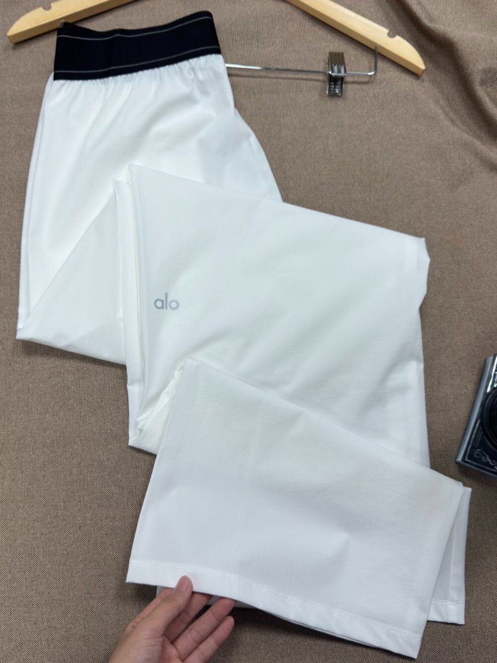 NWT🏇Women's ALO Yoga White Suit Up Trouser Clean Girl Pants 🤍 - Picture 6 of 8